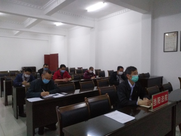 （配图1）市法院开展“周四夜学读书班”活动.jpg