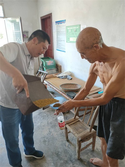 （配图4）当阳法院开展“入户探亲” 落实帮扶责任.jpg
