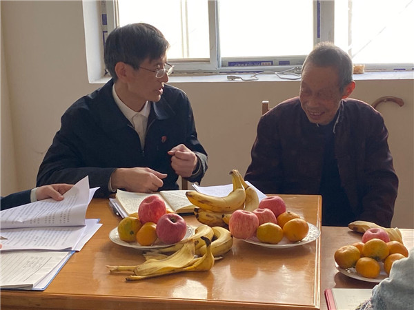 （配图1）当阳市人民法院开展重阳节慰问老干部活动.jpg