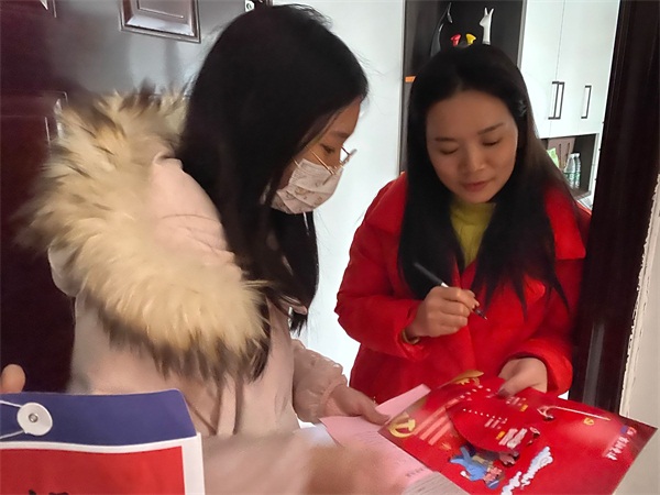 （配图1）当阳法院：入户结亲集心愿，结对连心促发展.jpg
