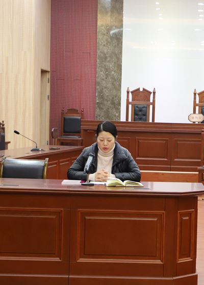 配图当阳法院2022年度“夜学”充电模式开启-吴主任.JPG