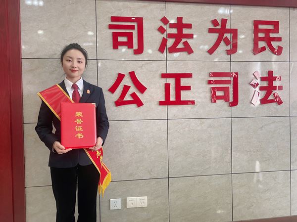 配图巾帼绽芳华，奋发新征程-向仕芳_副本.jpg