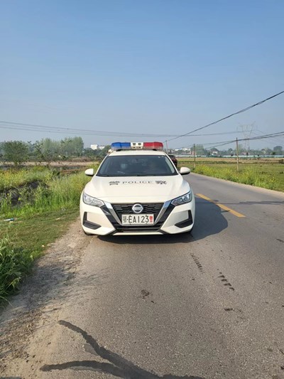 配图派出法庭的一天-警车_副本.jpg