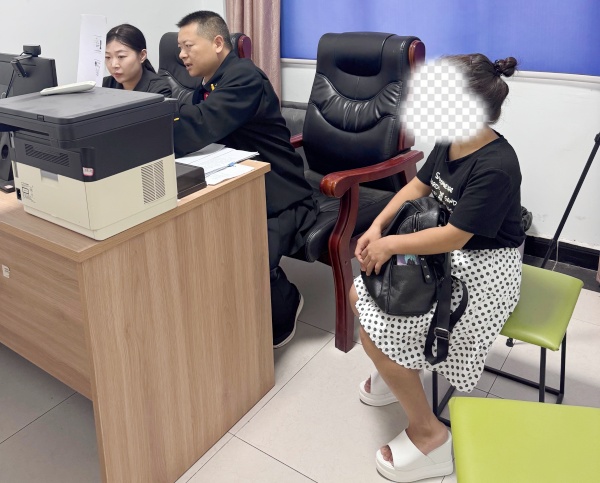 配图隔空连线解民忧，云端调解促和谐_副本.jpg
